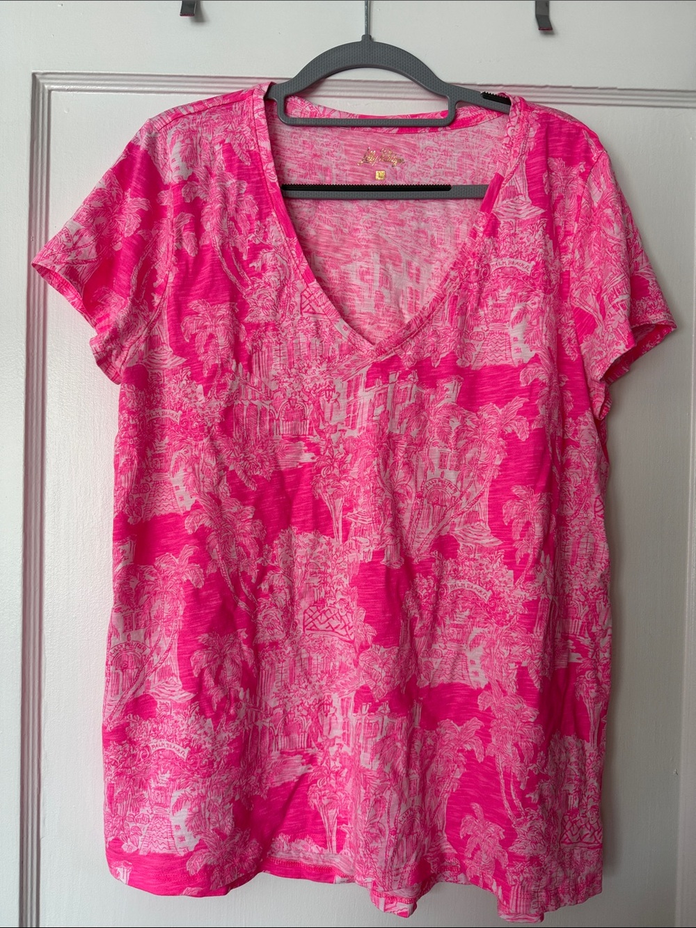 Lilly Pulitzer Hot Pink V-Neck Short Sleeve Tee with White Scenic Print